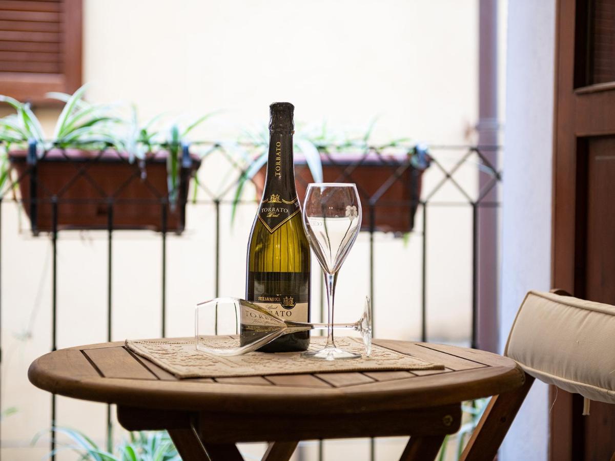 Marco'S Stylish Home In The Heart Of Cagliari Exteriör bild